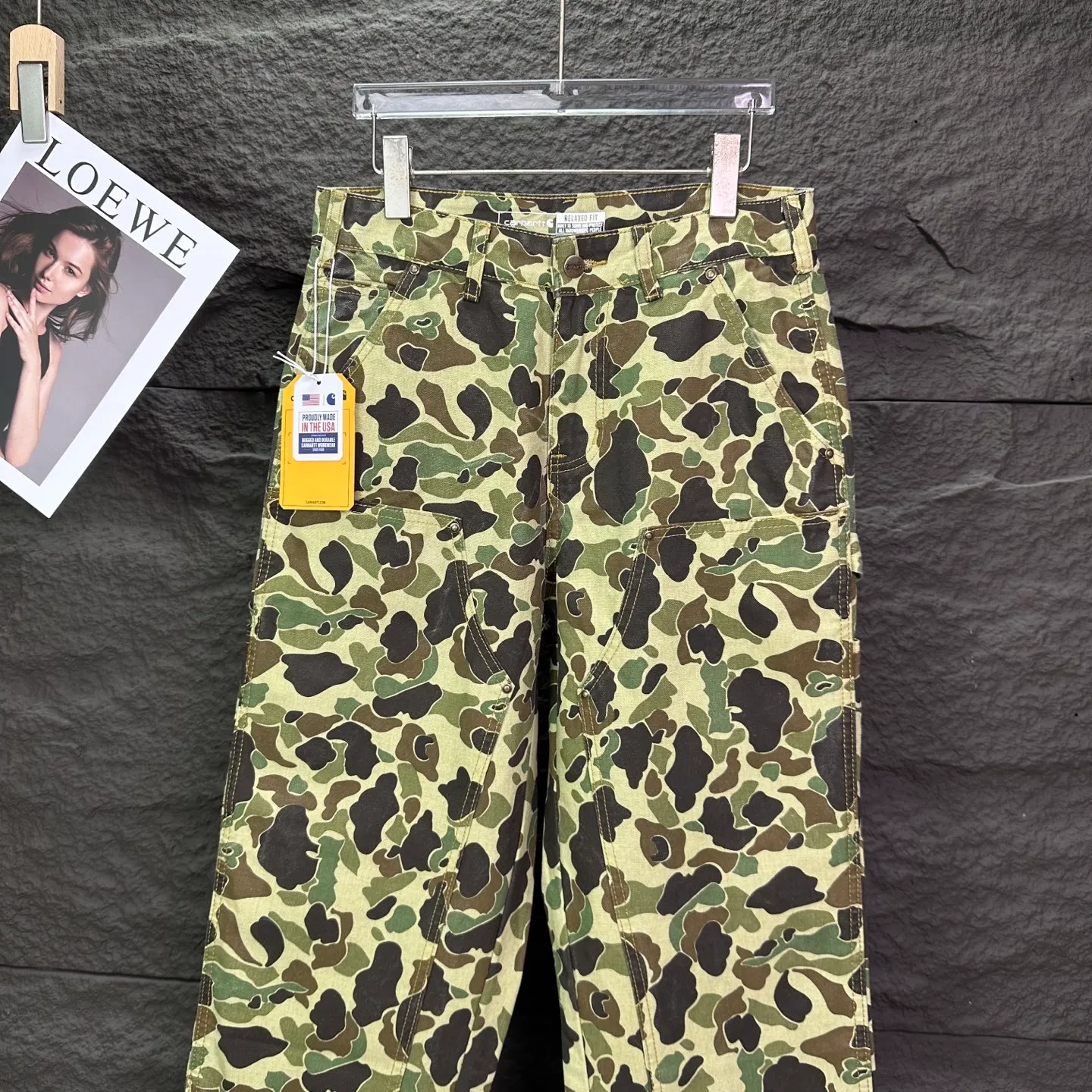 Carhartt 2026 New Arrival 3D Digital Printing Camouflage Retro Work Wear Couple Loose Jeans High Version High Version Top Ceiling Quality Styles with different washed textures, very friendly to people with thin legs and thick legs. The straight version is very flattering to the leg shape. Moderate length that never goes out of style, easy to match with casual, basic styling for various styles, a must-have in the wardrobe! The fabric is stiff but also makes the upper body soft without losing texture. The washing process is even more perfect. It is a must-have item for everyone! ! ! Washed wheat, hang tag, pants label, three complete labels Color: camouflage green Size: 28, 30, 32, 34, 36 (five sizes)